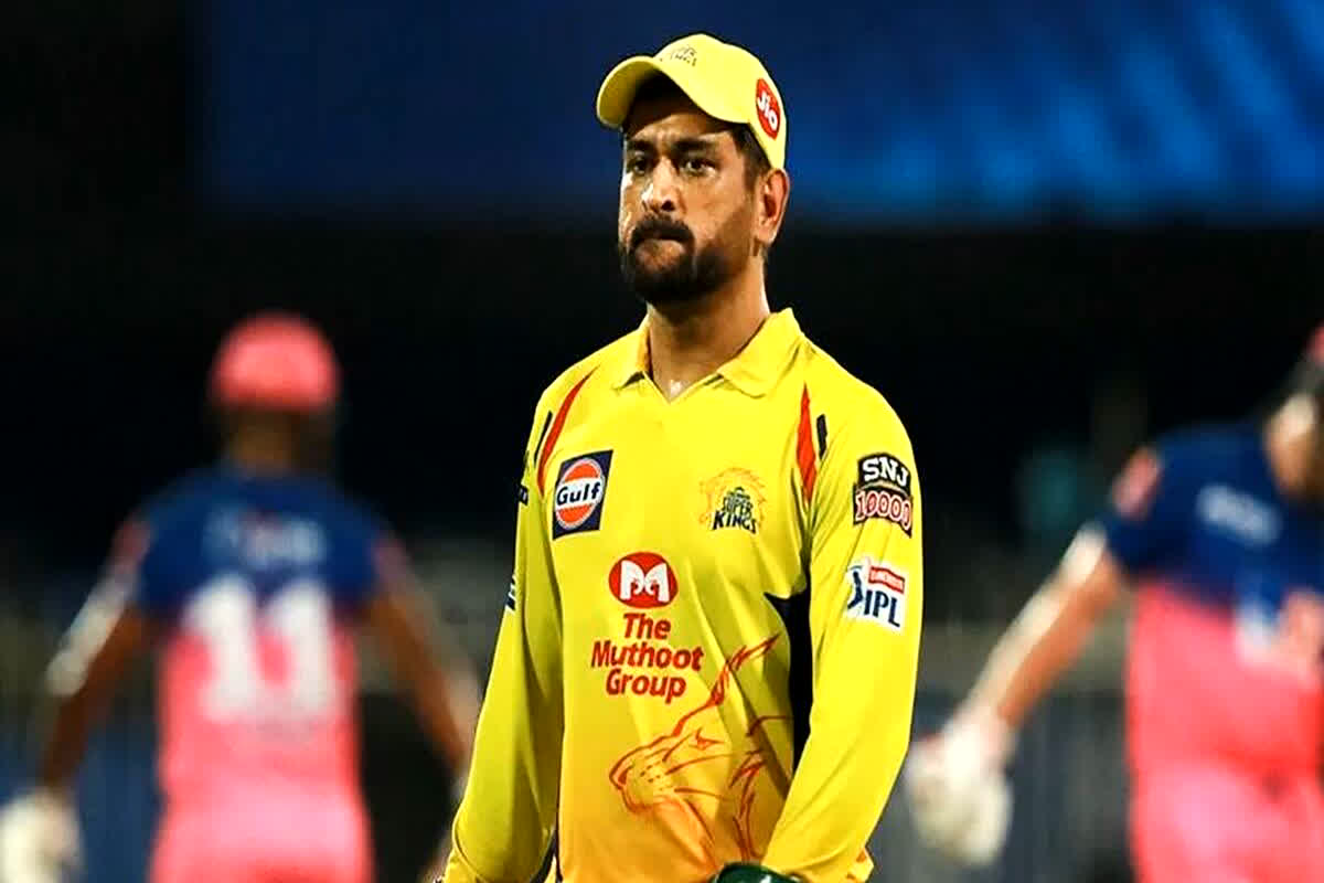 IPL 2024: CSK लवर्स के लिए बुरी खबर… आईपीएल के दौरान बीच के ओवरों में किसी और को कप्तानी सौंप सकते हैं धोनी