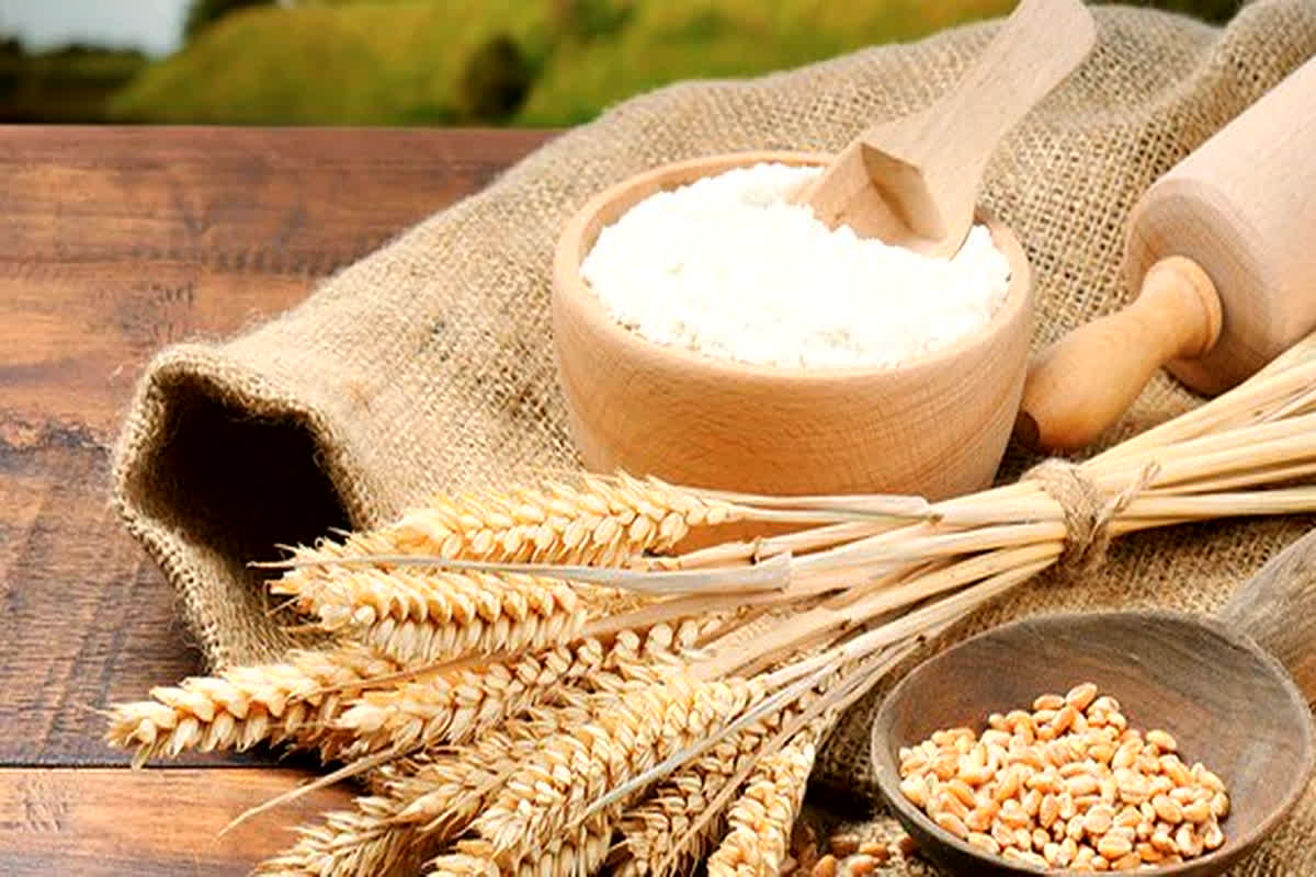 Bharat Atta-Rice: केंद्र सरकार का बड़ा फैसला! अब रेलवे स्टेशन पर सस्ते में मिलेंगे चावल-आटा…