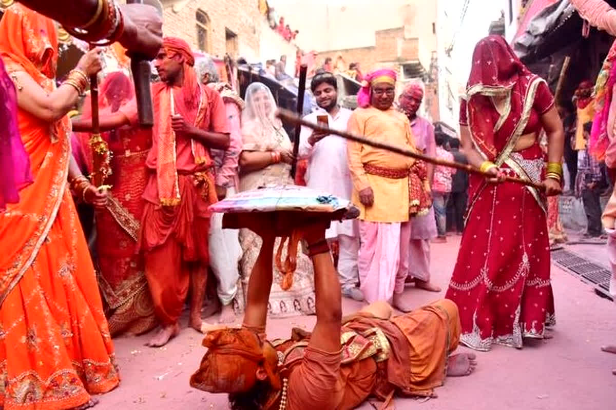 Braj Holi 2024: इस बार लट्ठमार होली पर बदल गए नियम, श्रीजी मंदिर में नहीं मिलेगा ऐसे प्रवेश, जानें नया रूट प्लान