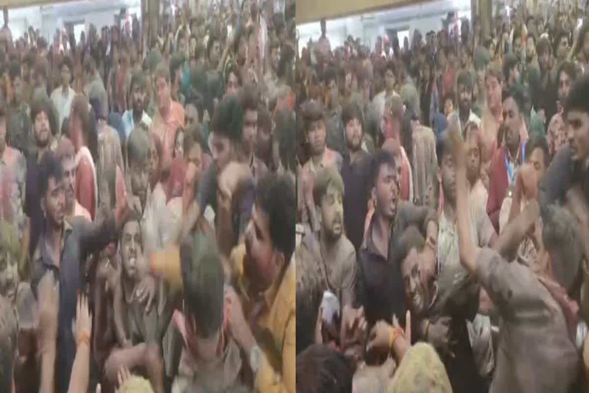 Mahakal Mandir Marpit Video: महाकाल मंदिर में आपस में भिड़े सुरक्षाकर्मी और श्रद्धालु, मारपीट का वीडियो वायरल