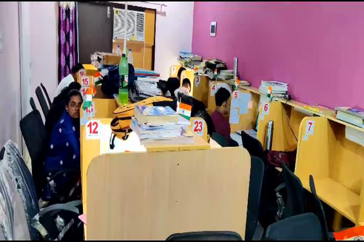 Urvashi Library: प्रतियोगी परीक्षाओं की तैयारी कर रहे युवाओं को ऊर्वशी लाइब्रेरी की सौगात, सेल्फ स्टडी के लिए यहां मिल रही तमाम सुविधाएं…