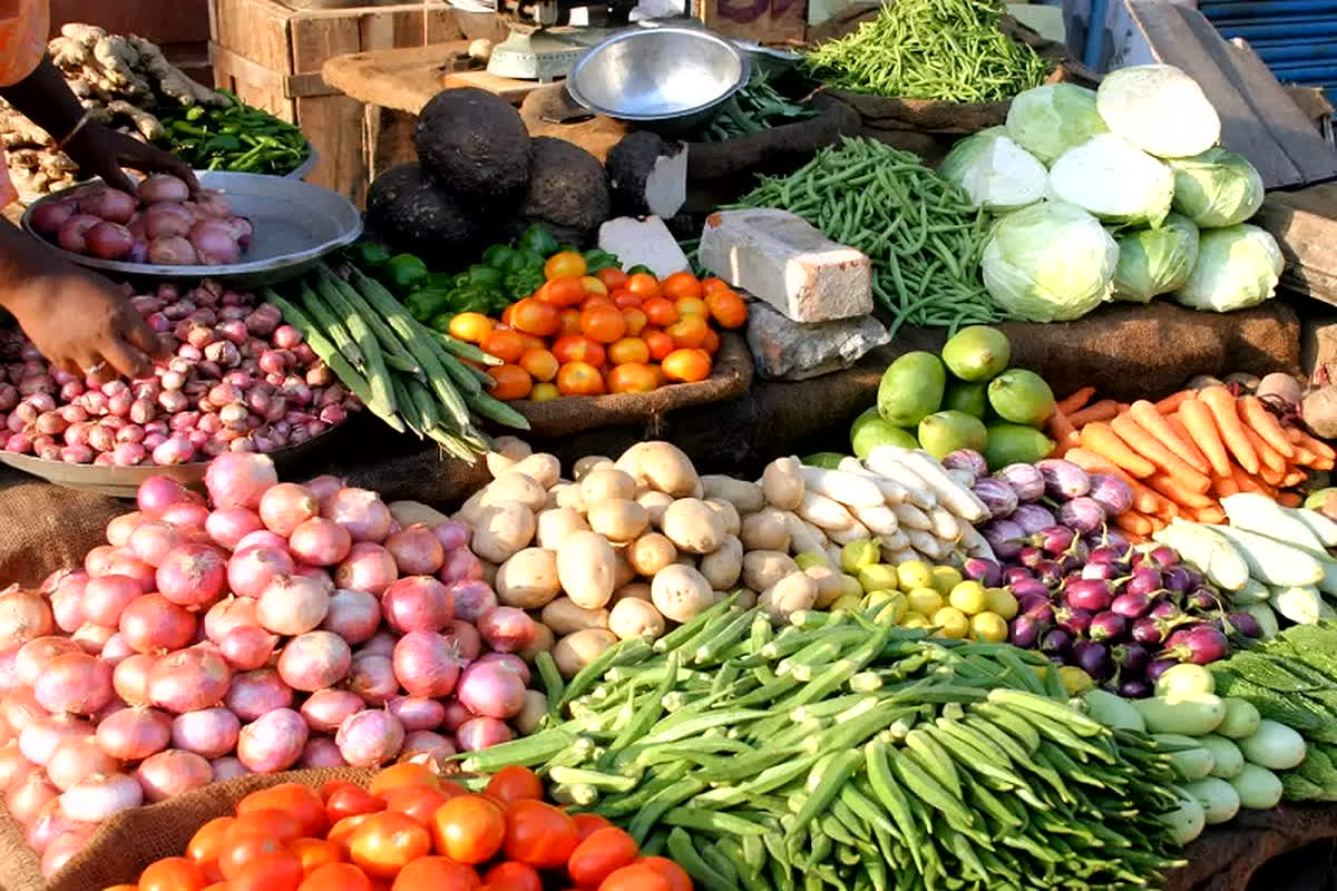 Sabji Dukan ka Time Table: राजधानी में सब्जी विक्रेताओं के लिए लागू हुआ लॉकडाउन वाला नियम, अब सिर्फ इतनी देर तक ही खुलेंगी दुकानें, निर्देश जारी