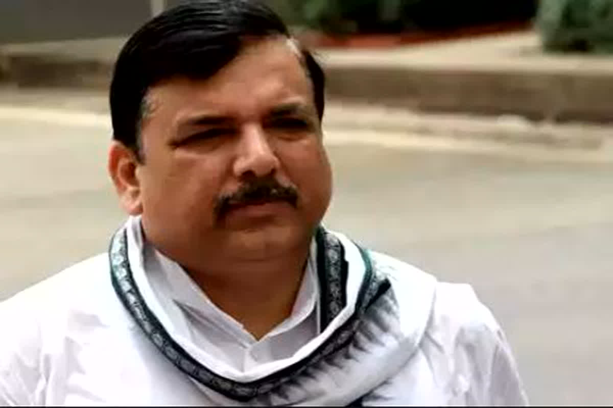 AAP MP Sanjay Singh comes out of jail : तिहाड़ जेल से बाहर आए AAP सांसद संजय सिंह, जश्न में डूबे पार्टी के कार्यकर्ता, मंत्री सौरभ भारद्वाज ने कहा- ‘जेल के ताले टूटेंगे’