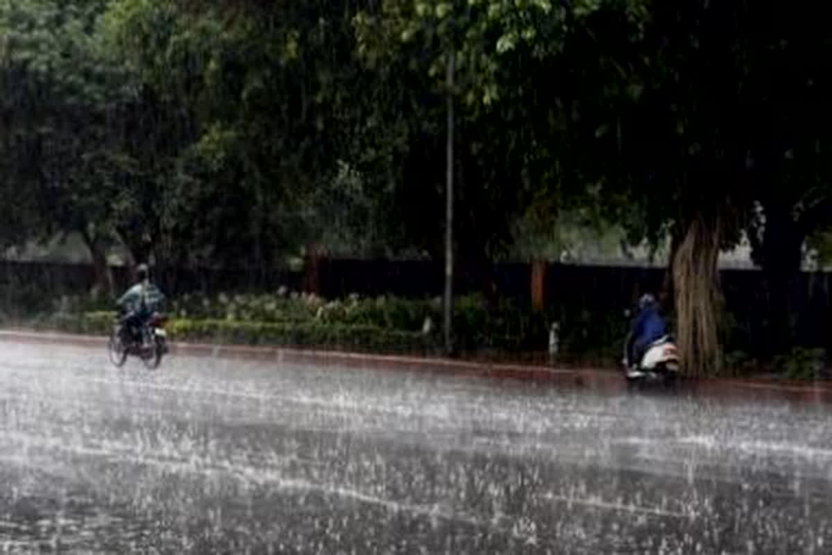 Rain Alert in MP : मौसम का बदला मिजाज..! कई जिलों में बारिश के साथ गिरे ओले, लोगों को गर्मी से मिली राहत, मौसम विभाग ने जारी किया अलर्ट