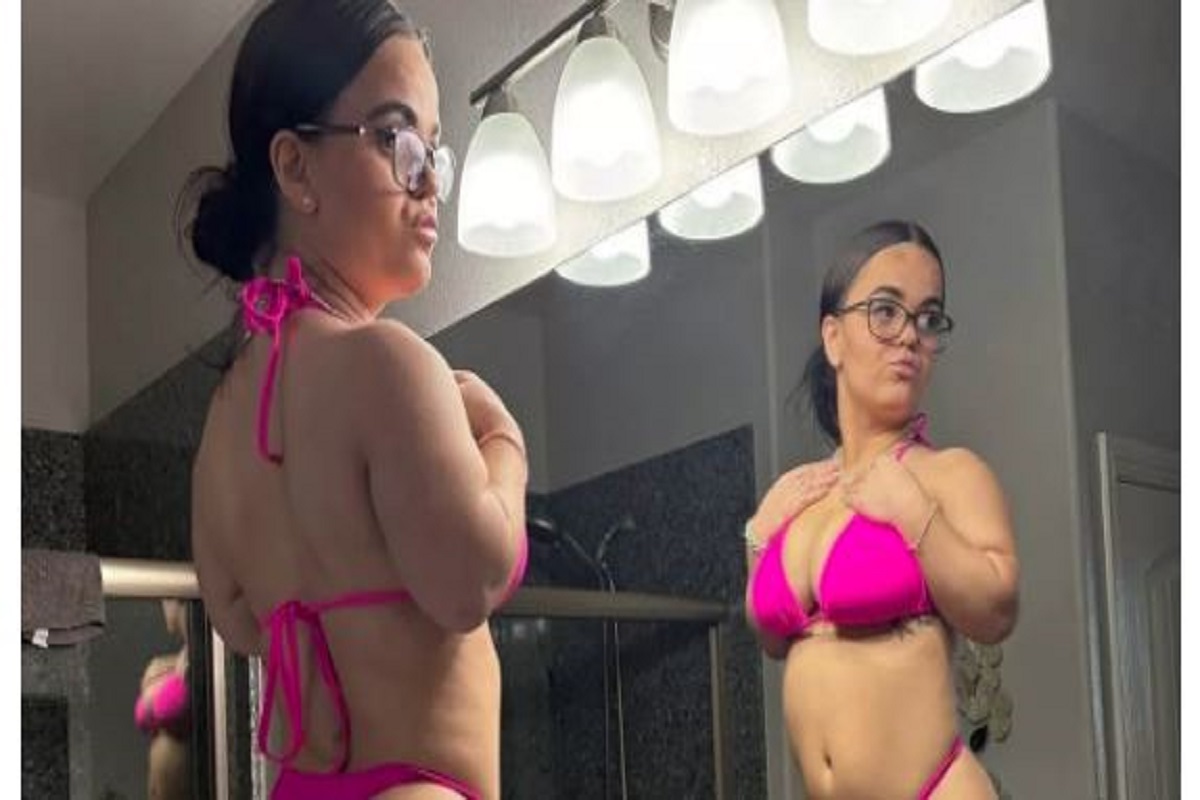 OnlyFans Adult star Meg Banks with two vaginas