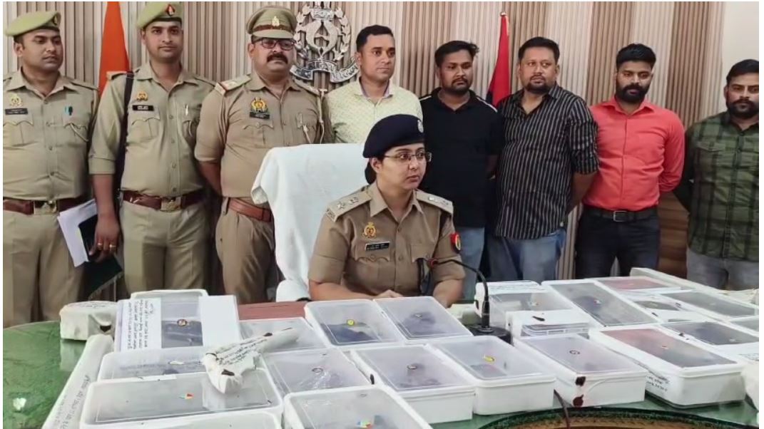 चुनाव से पहले अवैध असलहा फैक्ट्री का भंडाफोड़, एक आरोपी सहित 34 अवैध असलहे बरामद