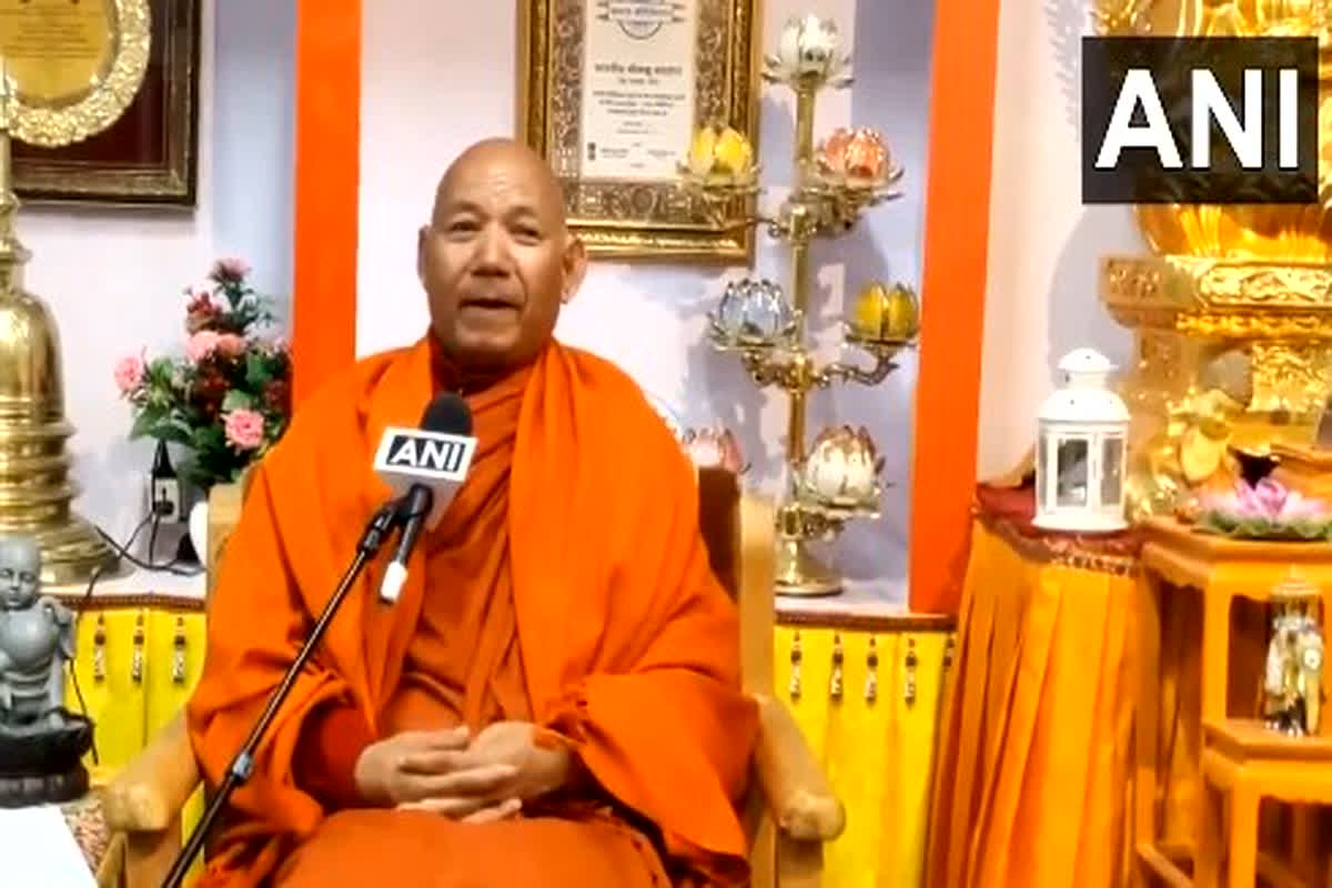 ‘भारत ने दुनिया को बुद्ध दिया है, युद्ध नहीं’, बौद्ध भिक्खु ने खरगे को दिखाया आईना…