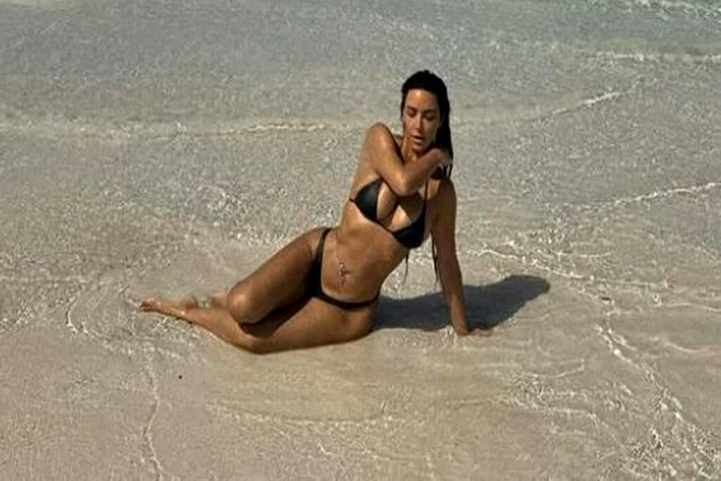 Kim Kardashian Hot Photos