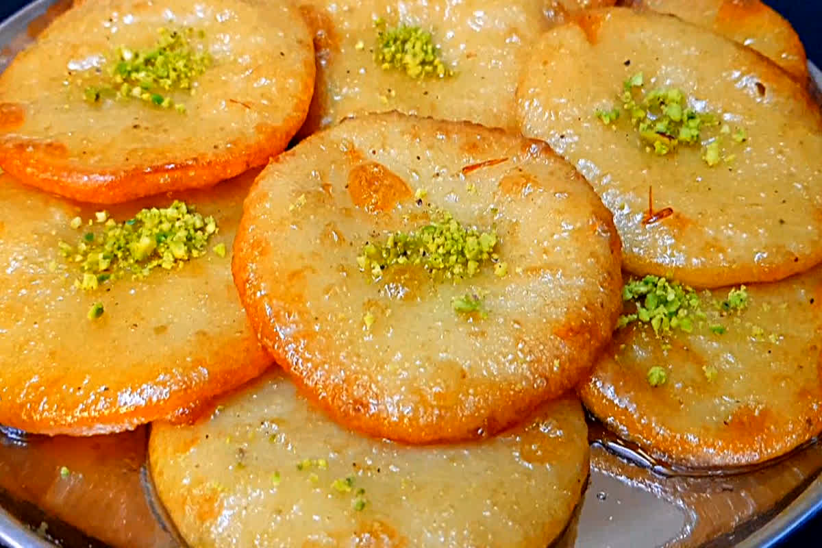 Chaitra Navratri 2024 Bhog: इस नवरात्रि मातारानी को लगाएं इन चीजों का भोग, मिलेगा सुख-समृद्धि का आशीर्वाद