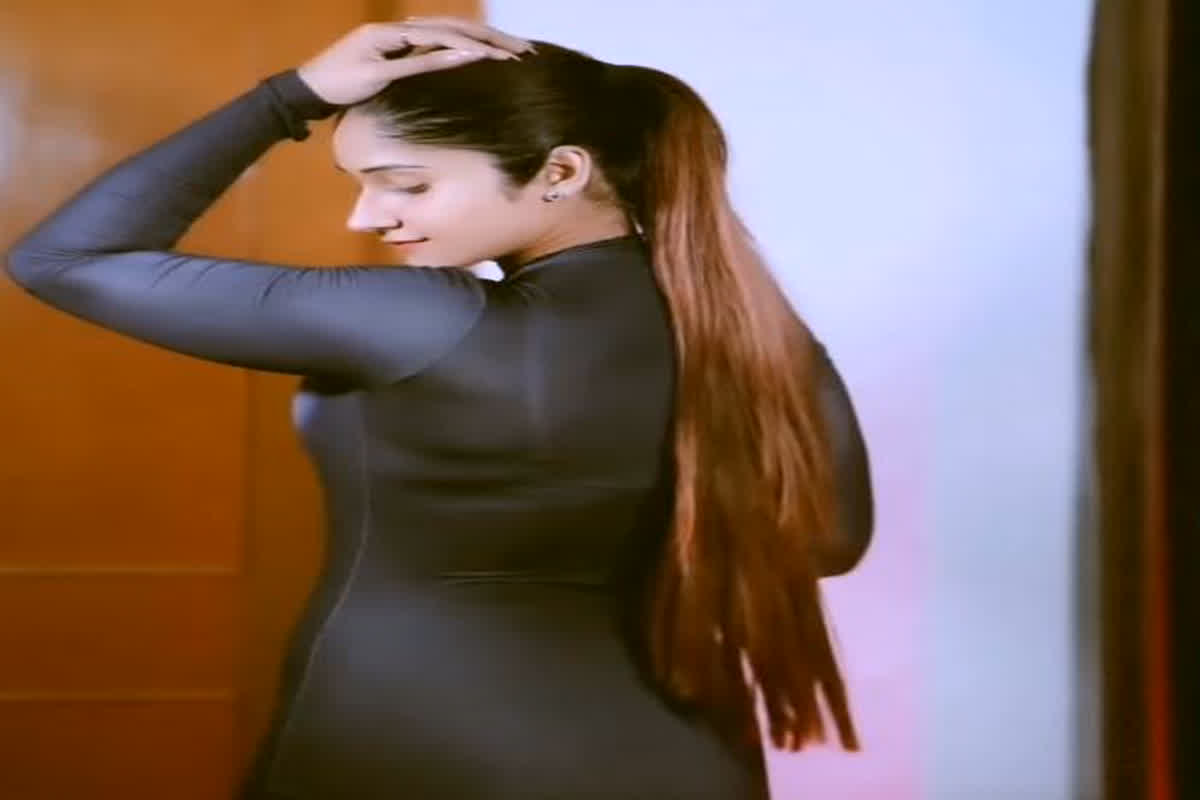 Indian Bhabhi Sexy Video : भाभी का ये अवतार उड़ा देगा आपके होश, वीडियो देख यूजर्स हुए बेकाबू