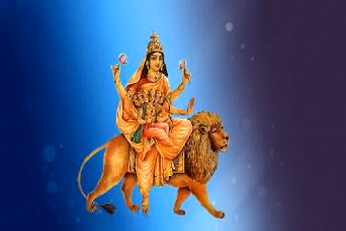 Navratri 5th Day Maa Skandmata: नवरात्रि का पांचवा दिन आज, पंचमी में स्कंदमाता की पूजा से मिलती हैं विशेष कृपा, करें इस मंत्र का जाप