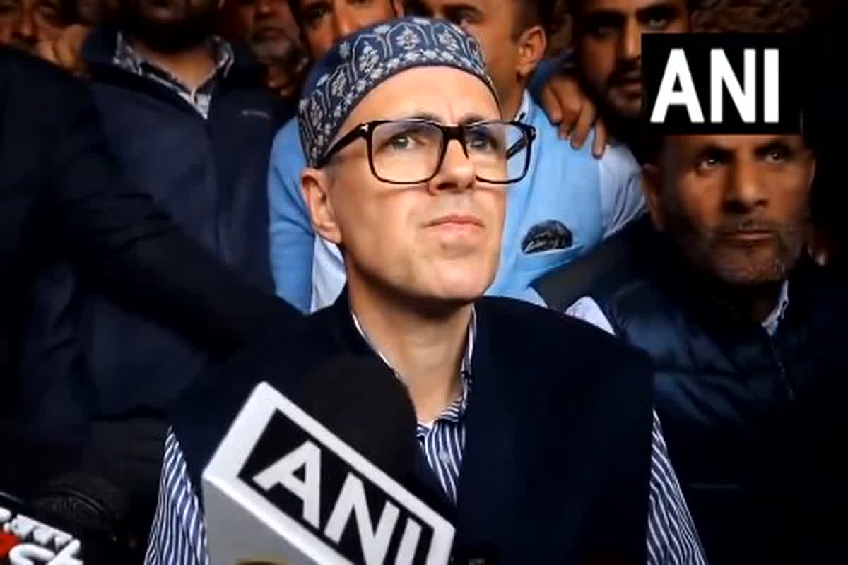 Delhi election result: ‘और लड़ो आपस में’, दिल्ली चुनाव नतीजों पर उमर अब्दुल्ला का कांग्रेस-आप पर कटाक्ष