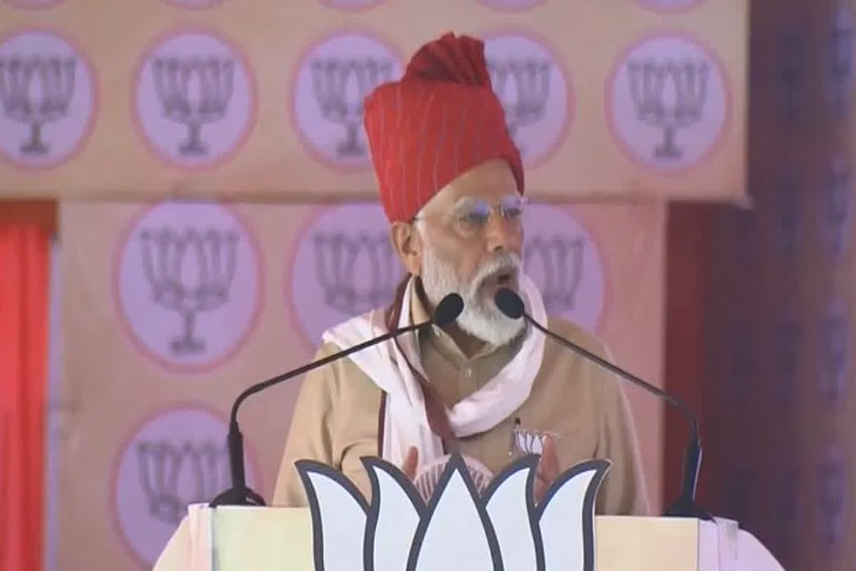 Lok Sabha Election 2024 : राजस्थान में गरजे पीएम मोदी, इंडी गठबंधन पर साधा निशाना, बोले- देश का विभाजन करना कांग्रेस की पहचान है