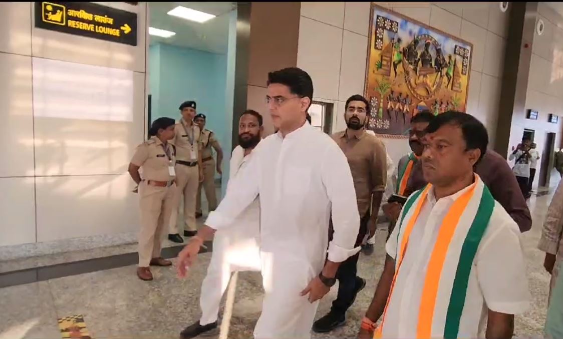 बस्तर में कल 1 बजे सभा को संबोधित करेंगे राहुल गांधी, पायलट पहुंचे जगदलपुर, देखें कार्यक्रम का शेड्यूल