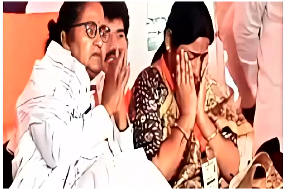 Sanghmitra Maurya Crying: योगी के मंच पर रोने लगी स्वामी प्रसाद मौर्य की बेटी, वीडियो हो रहा वायरल