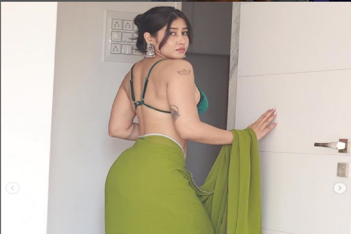 Indian desi girl hot sexy video: एक्ट्रेस ने कैमरे के सामने दिखाया ऐसा अंदाज, सेक्सी वीडियो देख बेकाबू हो रहे फैंस