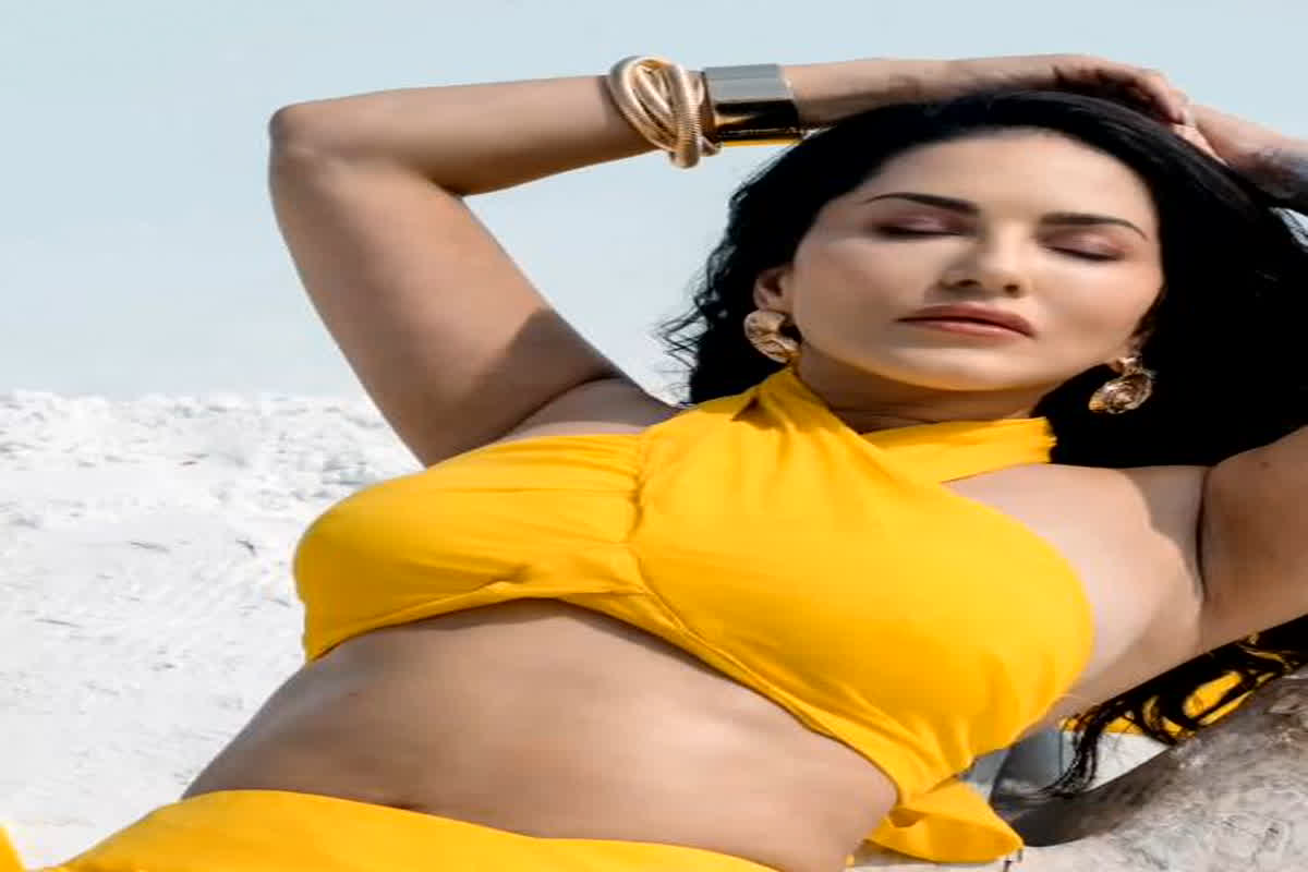 Sunny Leone Hot Video: यलो कलर के ड्रेस में एक्ट्रेस ने ढाया कहर, वीडियो देख फैंस के छूटे पसीने, कैमरे के सामने दिए किलर पोज