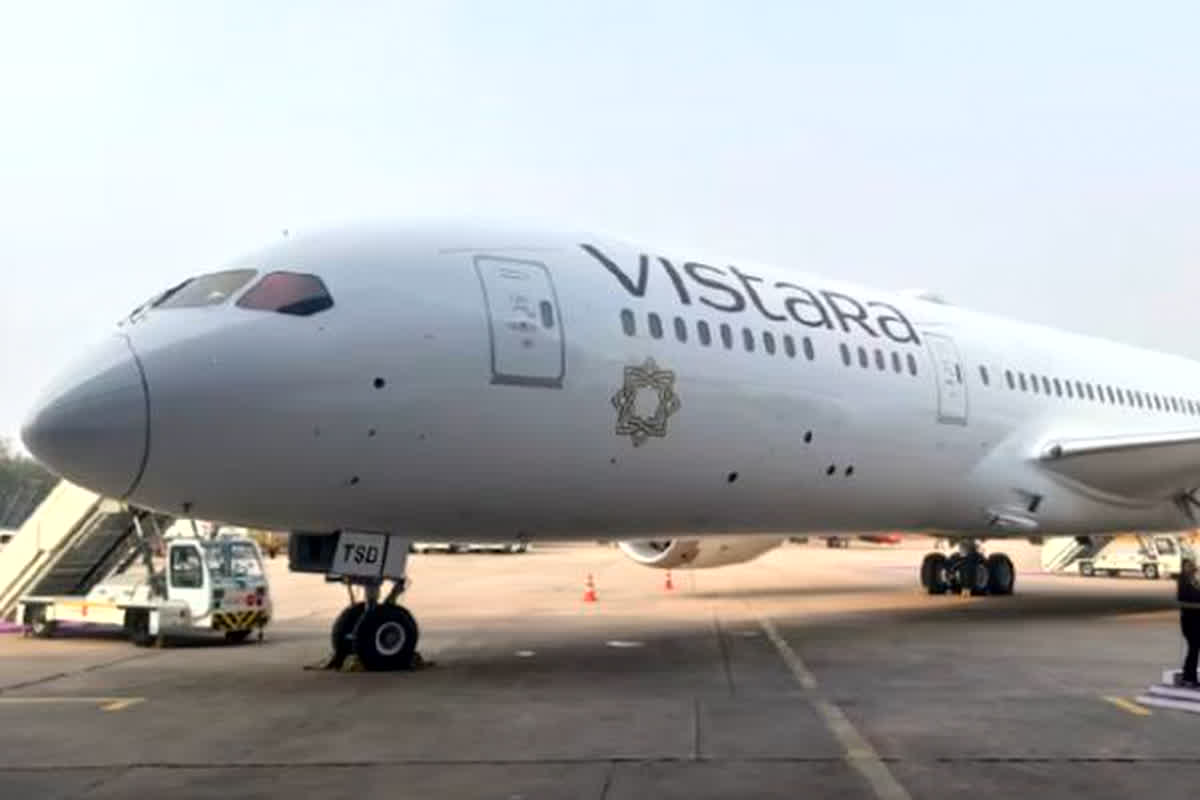 Vistara Airlines Crisis : विस्तारा एयरलाइन की बढ़ी मुश्किलें, उड़ान रद्द होने के मामले में केंद्र सरकार ने मांगा जवाब