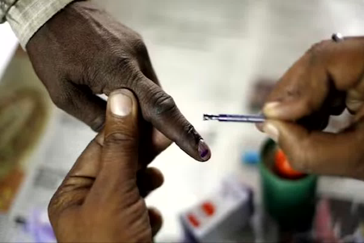 MP Lok Sabha Chunav 3rd Phase Voting Percentage: मध्यप्रदेश में तीसरे चरण पर वोटिंग जारी, दोपहर तीन बजे तक 54.09% मतदान