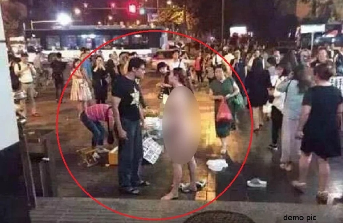 अपने दो बच्चों के साथ बार पहुंची महिला, 6 बीयर पीने के बाद उतार दी अपने सारे कपड़े, फिर