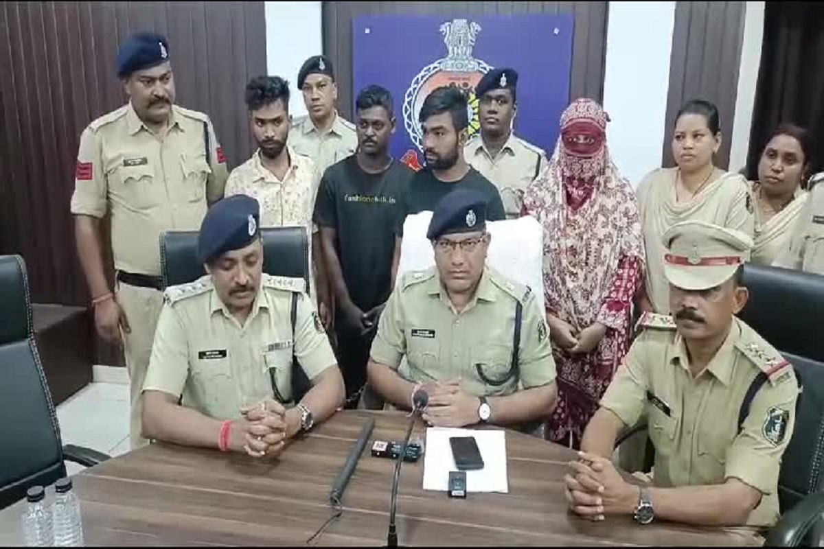 Bhilai crime News: जिंदगी जीने के लिए जिसके साथ लिए थे फेरे, उसी पति को रास्ते से हटाने पत्नी ने दे दी सुपारी Bhilai crime News: जिंदगी जीने के लिए जिसके साथ लिए थे फेरे, उसी पति को रास्ते से हटाने पत्नी ने दे दी सुपारी