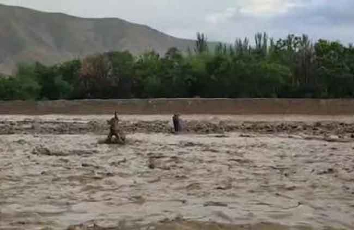 यहां भारी बारिश से बाढ़ ने मचाया भयंकर तबाही, 50 लोगों की मौत, हजारों मकान भी हुआ क्षतिग्रस्त