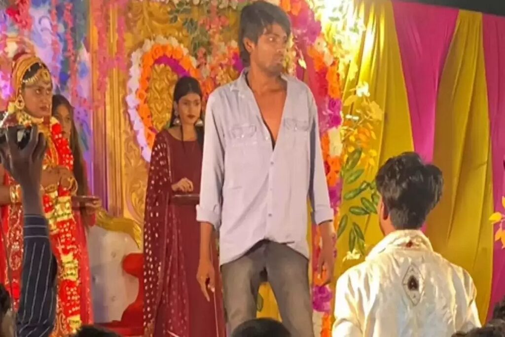 Bride Lover Comes in Mandap