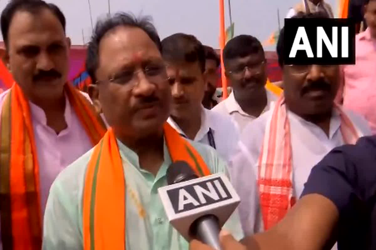 CM Vishnu Deo Sai Visit Jharkhand: CM विष्णुदेव साय ने राहुल गांधी पर साधा निशाना, कहा- अच्छा काम किए होते तो आज अच्छे स्थान पर होते…