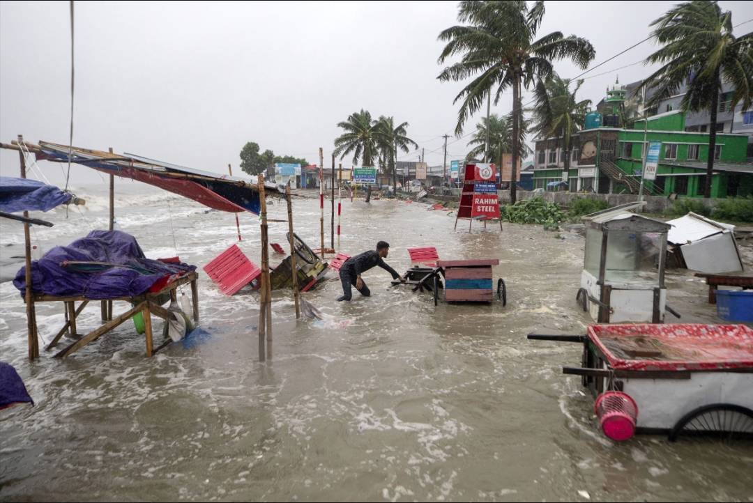 Cyclone Remal Latest News : चक्रवात रेमल ने पूर्वोत्तर राज्यों में मचाई तबाही, अमित शाह ने दिया हर संभव मदद का आश्वासन