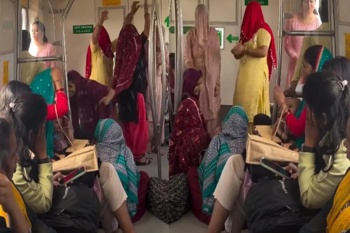 Delhi Metro Latest Viral Video : दिल्ली मेट्रो में घूंघट की आड़ में ऐसा काम करती दिखी महिलाएं, देखकर हैरान हुए सभी यात्री, लोगों ने वीडियो बनाकर कर दिया वायरल