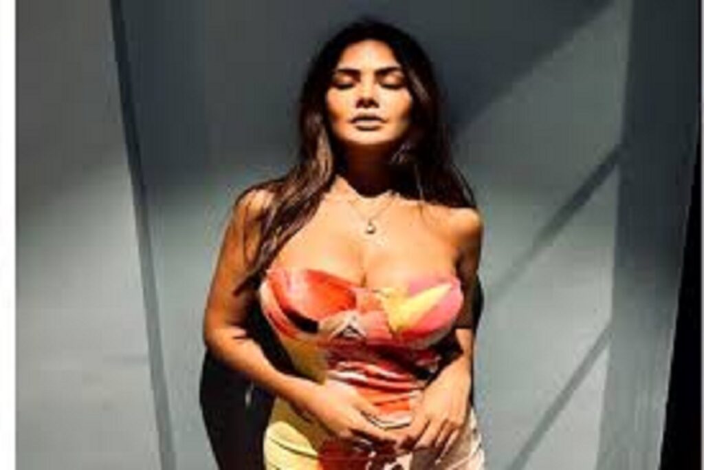 Actress Esha Gupta is Going to Marry