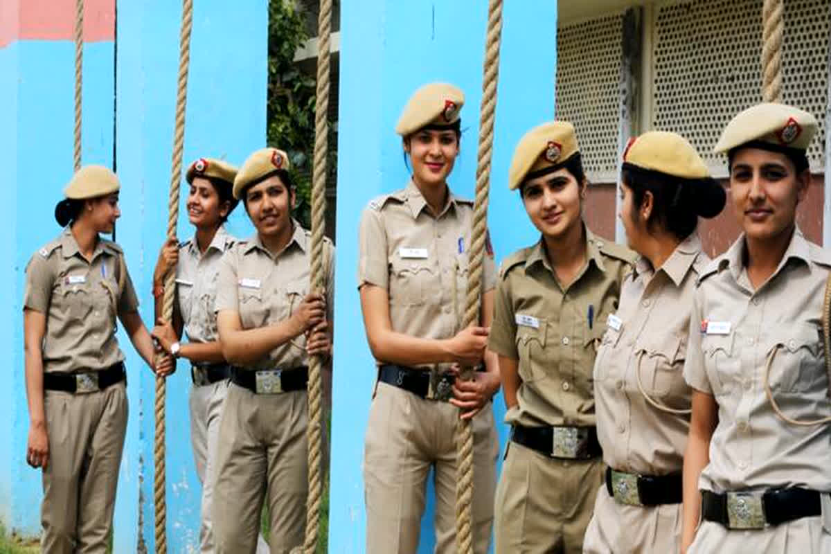 Facilities For Female Police Officers: महिला पुलिसकर्मियों के लिए खुशखबरी… ड्यूटी के दौरान बच्चों के साथ समय बिताने के लिए मिलेंगे दो घंटे, इस दिन से लागू होगी व्‍यवस्‍था