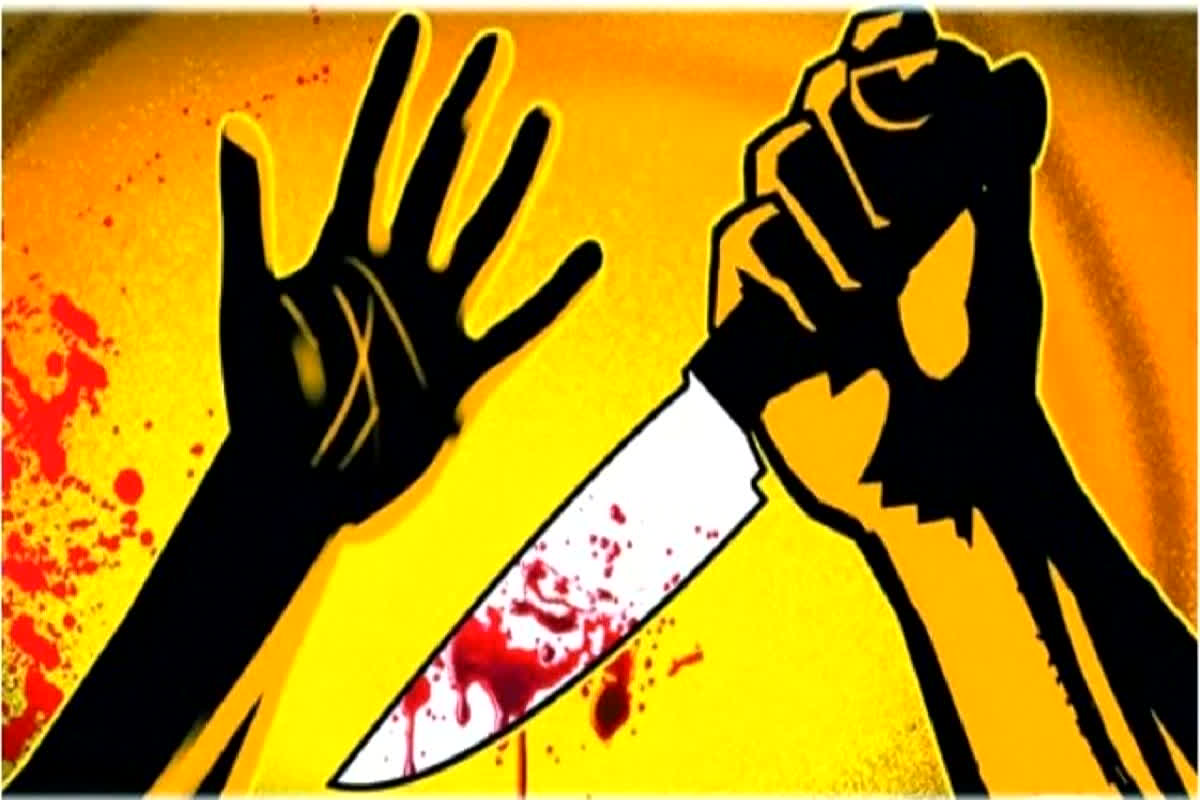 Karnataka Crime: एक और नेहा कांड से थर्राया कर्नाटक..! युवती को पहले धमकाया फिर उसके ही घर में दौड़ा-दौड़ा कर की हत्या