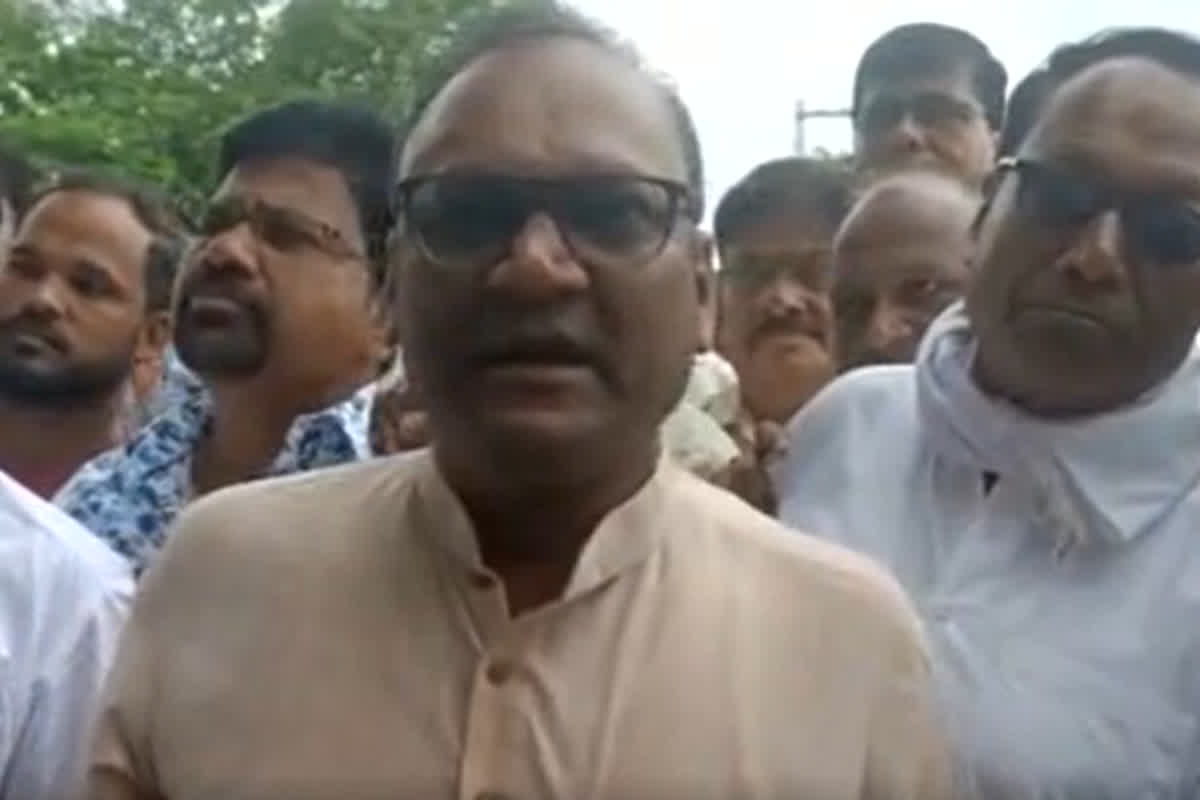 Chhindwara News: ‘महाराष्ट्र का कोई भी तस्कर मेरे विधानसभा क्षेत्र में नहीं घुसेगा’, कांग्रेस विधायक ने पुलिस को दी धमकी!