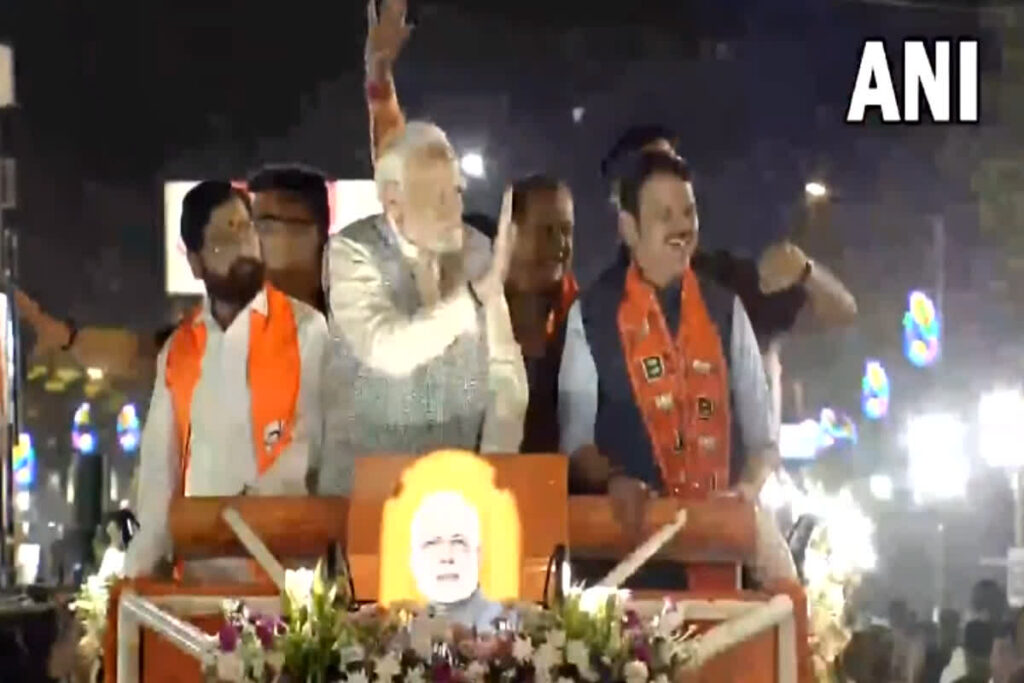 PM Modi held a road show in Ghatkopar