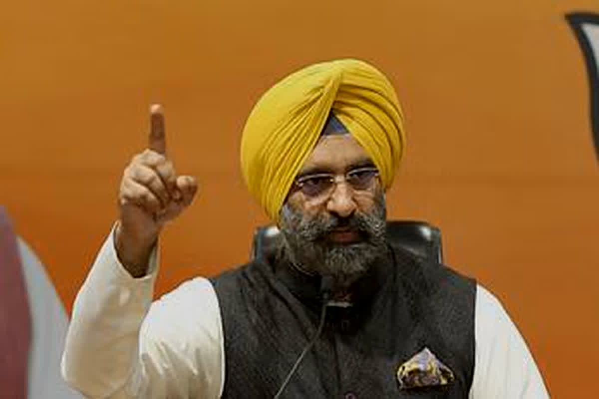 Manjinder Singh Sirsa: BJP के राष्ट्रीय सचिव मनजिंदर सिंह सिरसा ने कांग्रेस पर कसा तंज, कहा-‘कांग्रेस के हाथ सिक्खों के खून से रंगे हुए है’