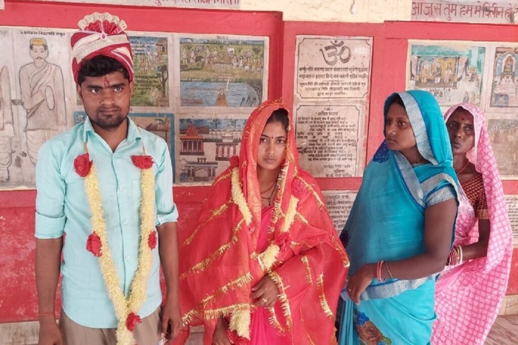 Devar Fills Sindoor on Bhabhi Mang