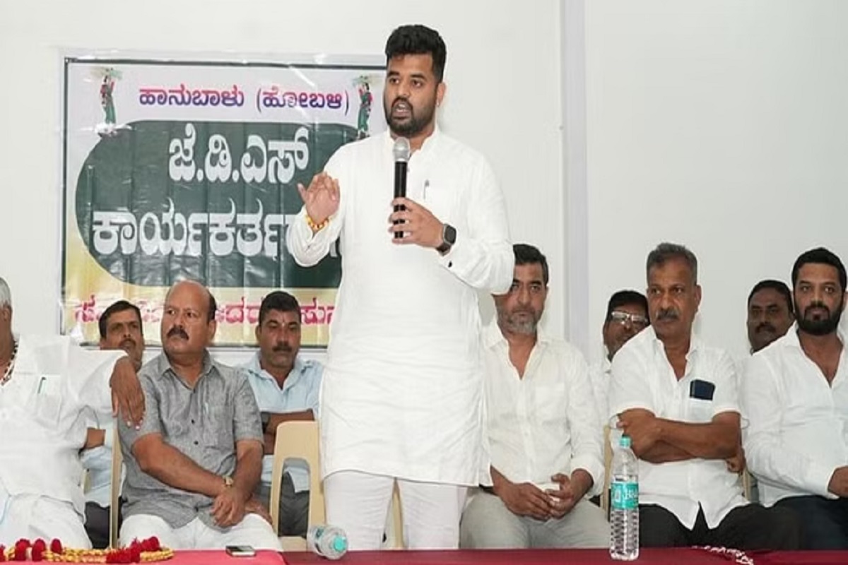Prajwal Revanna: इस दिन एसआईटी के सामने पेश होंगे प्रज्जवल रेवन्ना, वीडियो जारी कर खुद दी जानकारी, कही ये बड़ी बात