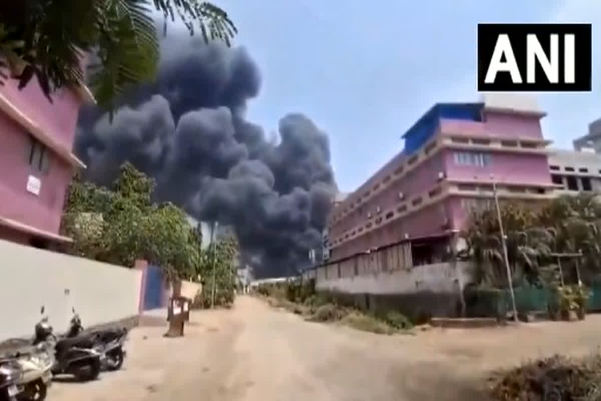 Thane Explosion: केमिकल फैक्ट्री में विस्फोट के बाद लगी भीषण आग, हादसे में 4 की मौत, 25 से ज्यादा झुलसे..