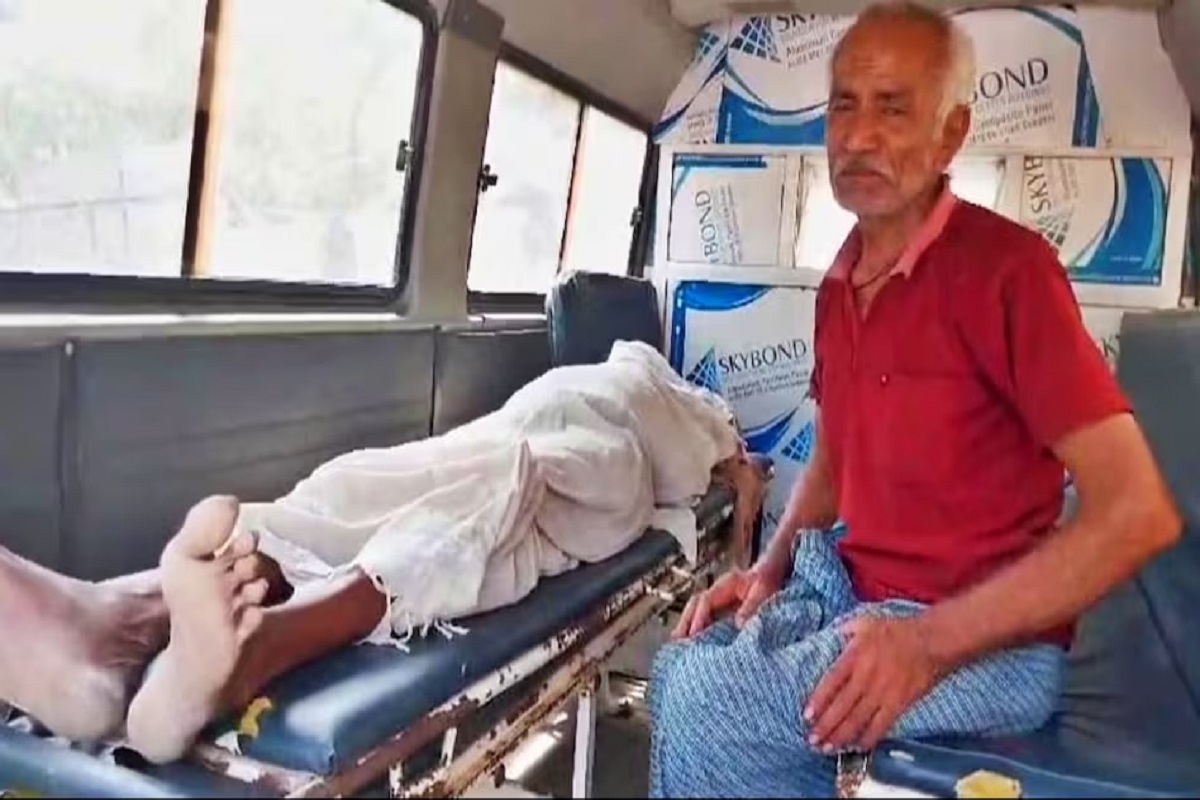 Treatment of Dead Body : जमीन पर दिखी ‘गब्‍बर इज बैक’ फिल्म की कहानी! मुर्दे का इलाज कर रहे थे यहां के डाक्टर, परिजनों से कहा- सीटी स्कैन करवाकर आओ