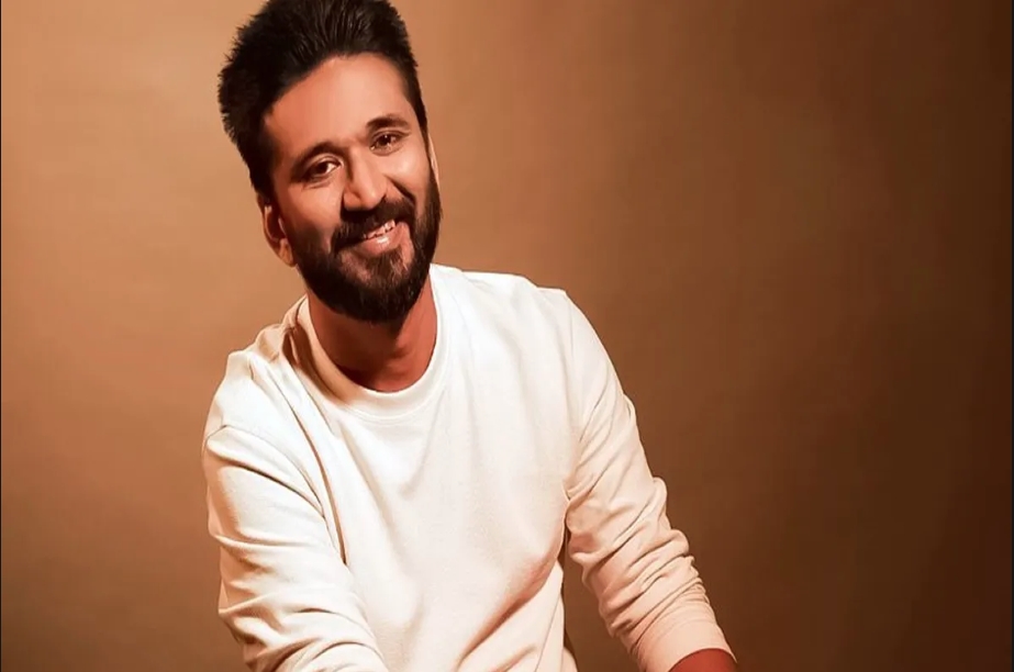 Singer Amit Trivedi Video