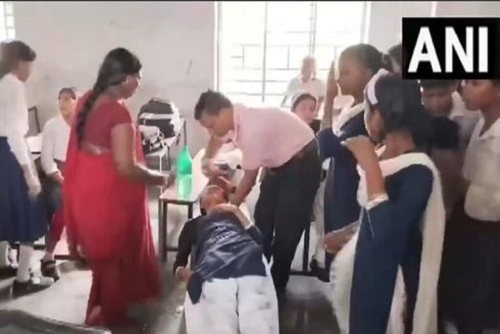 students fainted in the classroom