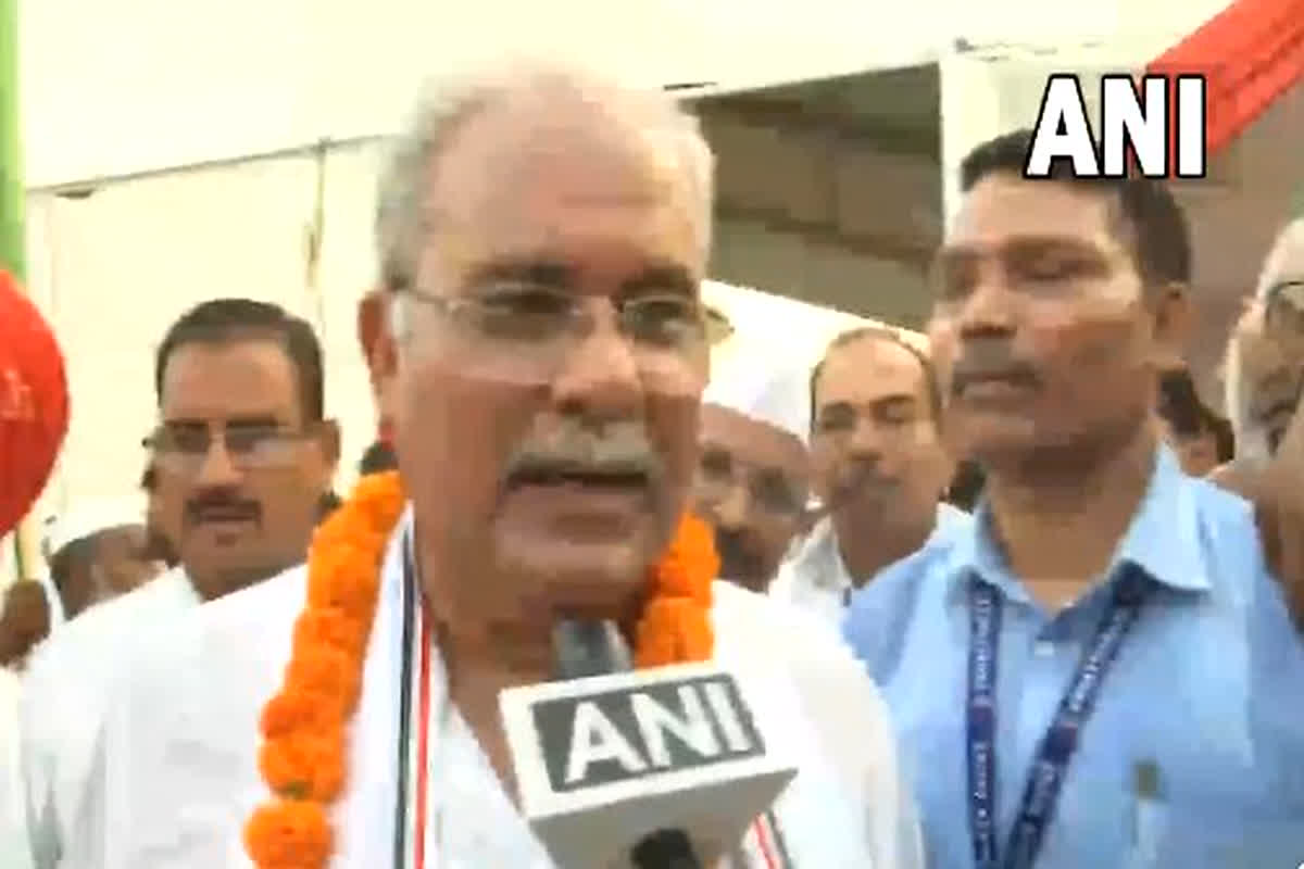 Bhupesh Baghel Varanasi Visit: PM मोदी के संसदीय क्षेत्र वाराणसी पहुंचे भूपेश बघेल, छठे चरण के मतदान को लेकर लोगों से की ये अपील..