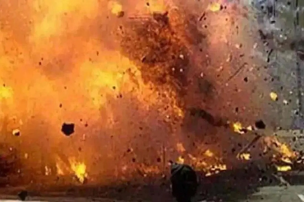Bijnor Factory Blast: पटाखा फैक्ट्री में तेज धमाके के साथ लगी आग, हादसे में 1 व्यक्ति की मौत, 5 की हालत गंभीर