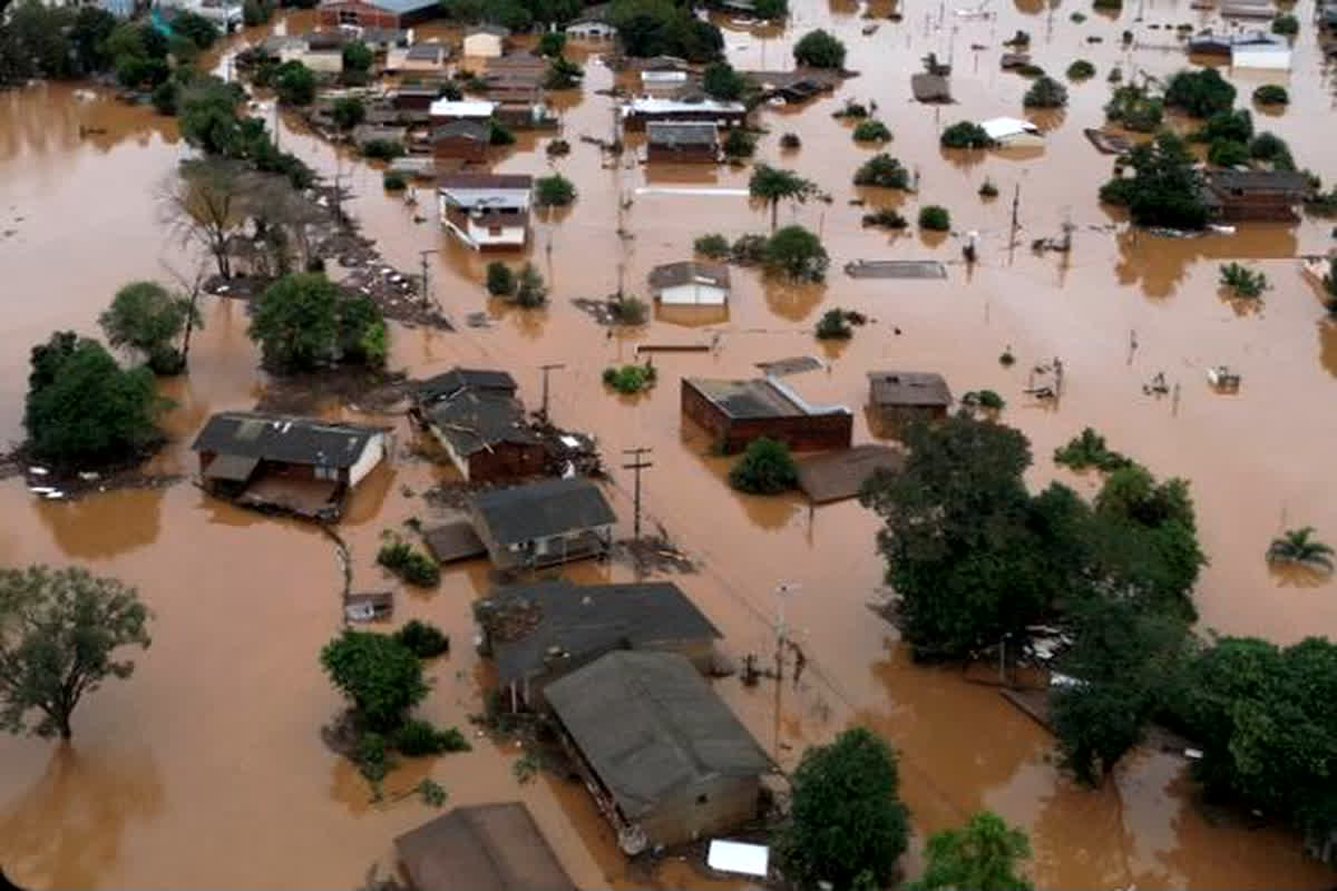 Brazil Flood News : ब्राजील में बाढ़ ने मचाई तबाही, अब तक 75 लोगों ने गंवाई जान, 100 से ज्यादा लोग लापता