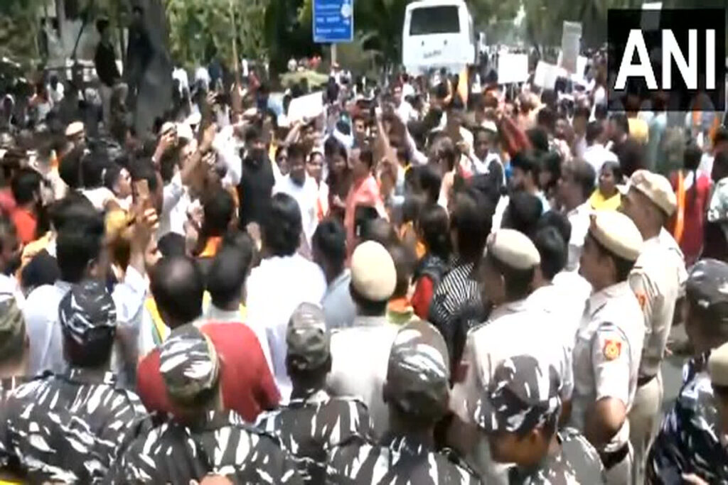 BJP Protest against CM Kejriwal