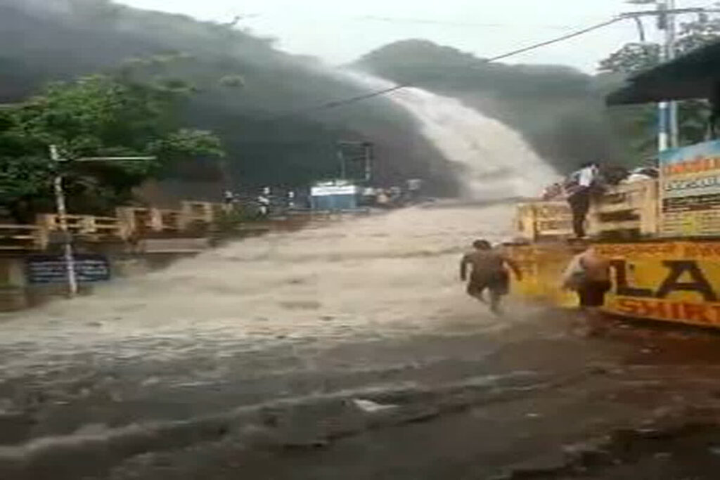 Courtallam Waterfalls Flood News