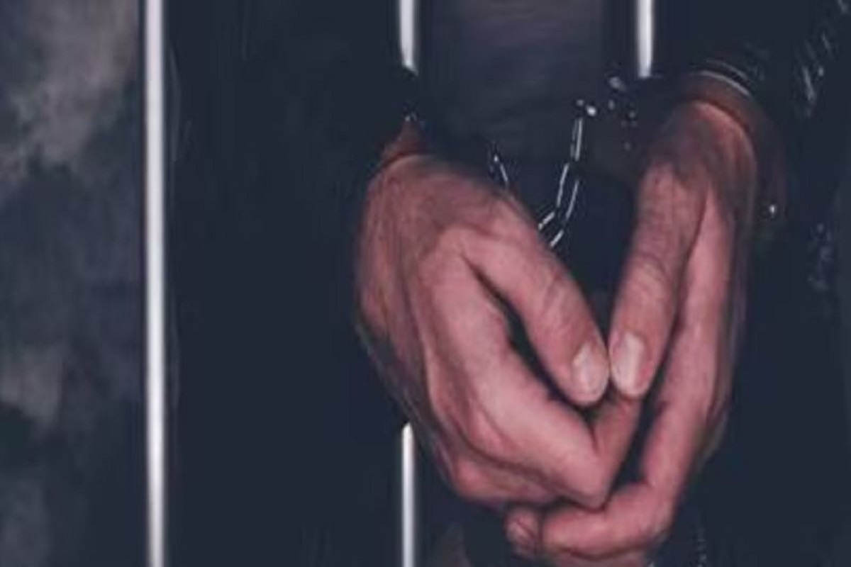 Gwalior News: नाबालिग से छेड़छाड़ के मामले में जिला कोर्ट ने आरोपी शिक्षक को सुनाई कारावास की सजा, छात्रा का नहाते समय बनाया था वीडियो