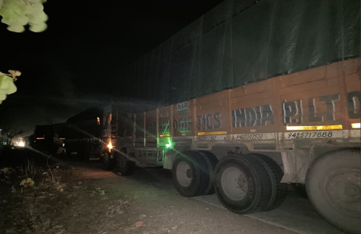 Jhabua Crime News: फटी रह गई पुलिस की आंखें, जब 9 ट्रक और 1 कंटेनर में देखा ऐसा चीज