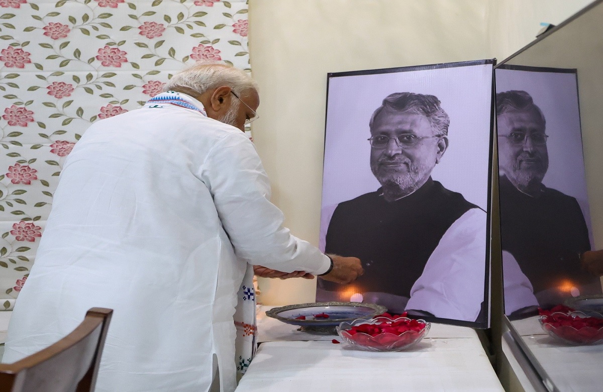 PM Modi Patna visit: देर शाम पटना पहुंचे पीएम मोदी, दिवंगत नेता सुशील कुमार मोदी के घर जाकर दी श्रद्धांजलि